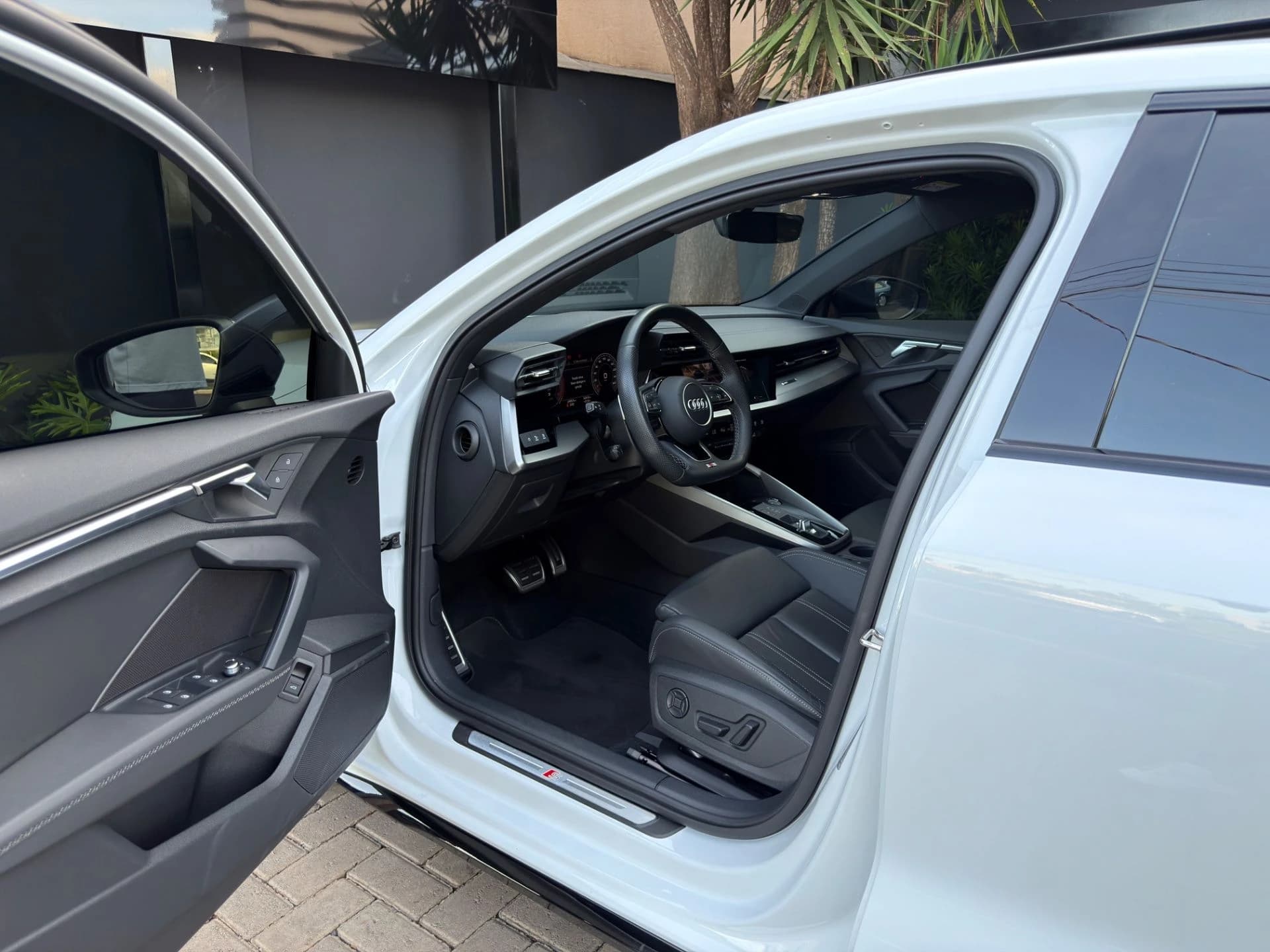 Audi A3 PERFORMANCE BLACK 2024 — foto 9 de 14