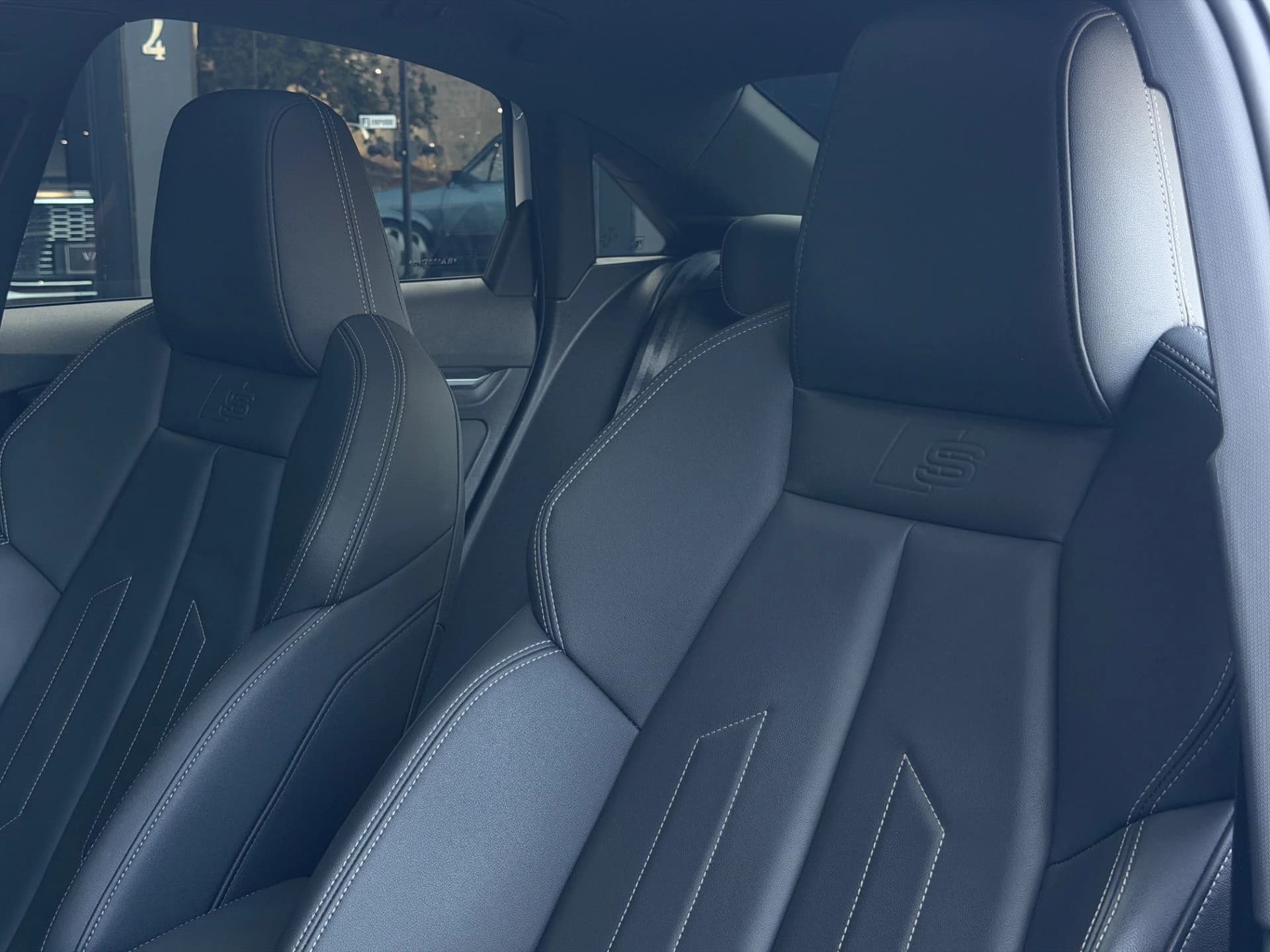 Audi A3 PERFORMANCE BLACK 2024 — foto 6 de 14