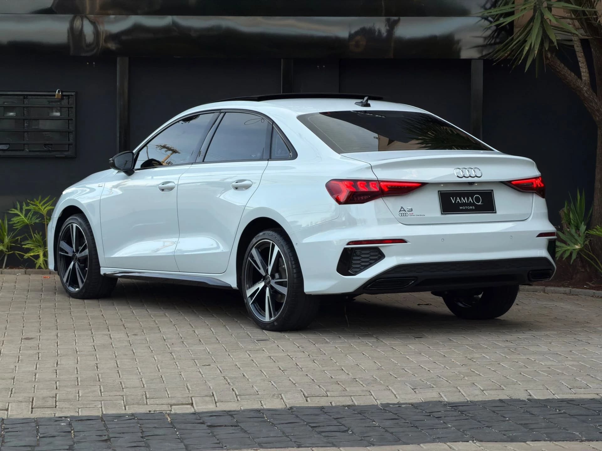 Audi A3 PERFORMANCE BLACK 2024 — foto 10 de 14