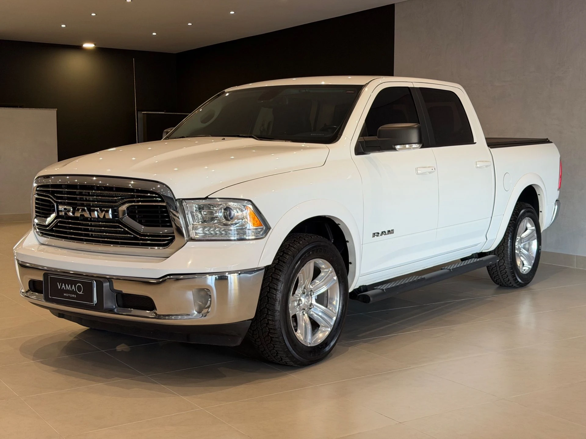 RAM CLASSIC 5.7 V8 LARAMIE — foto 4