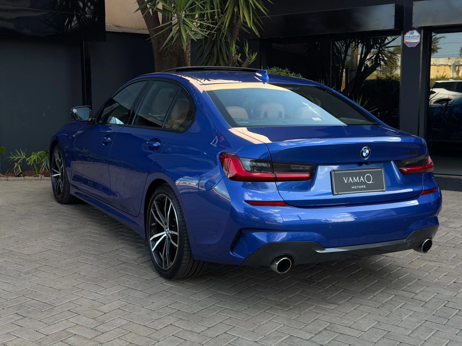 BMW 320i M SPORT — foto 6