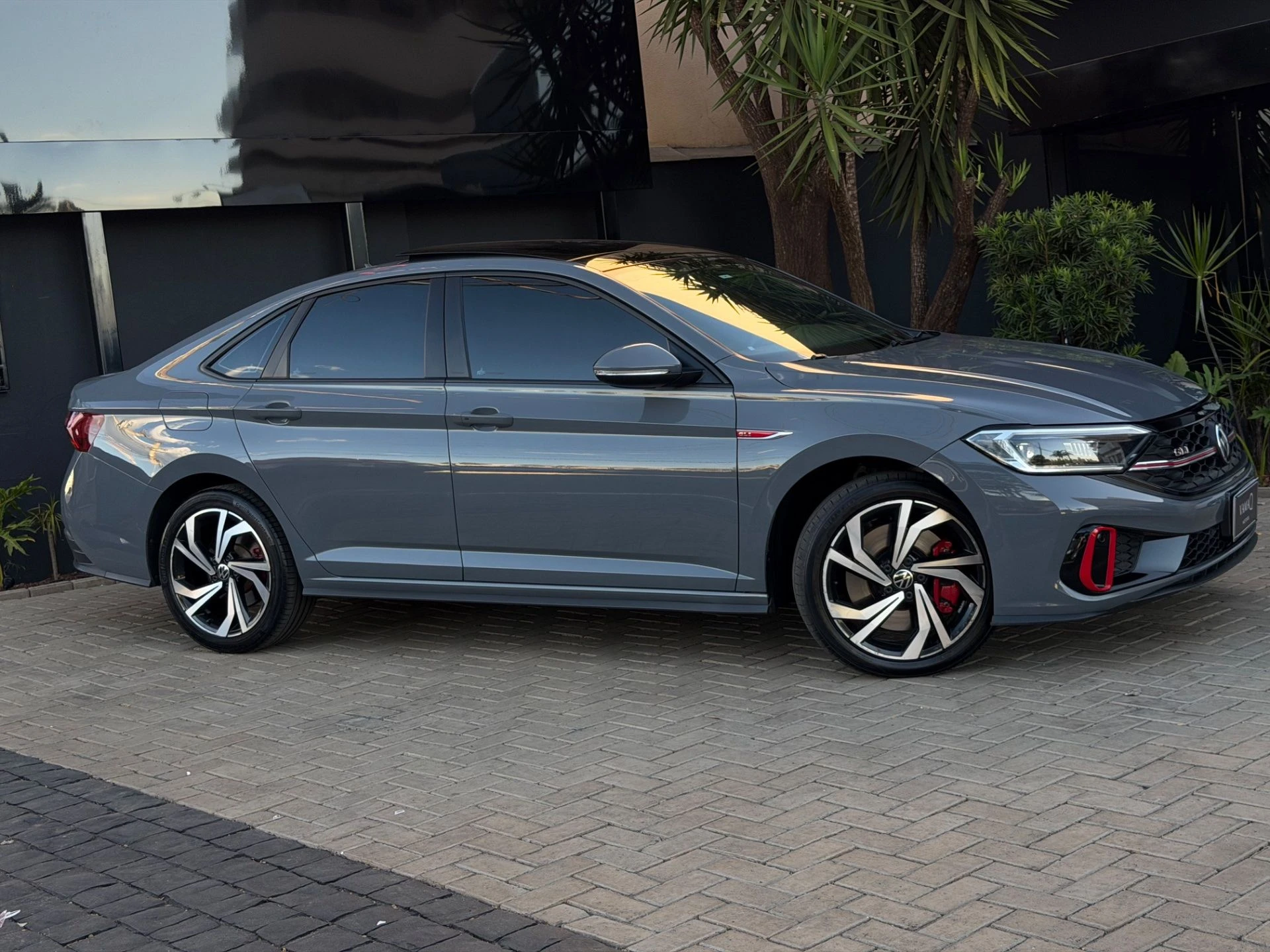 Volkswagen Jetta GLI — foto 2