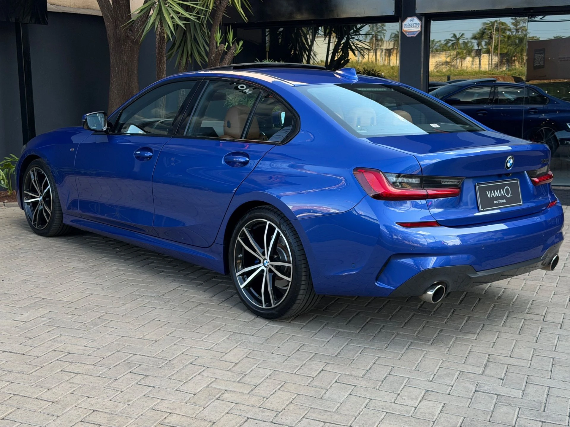 BMW 320i M SPORT — foto 4