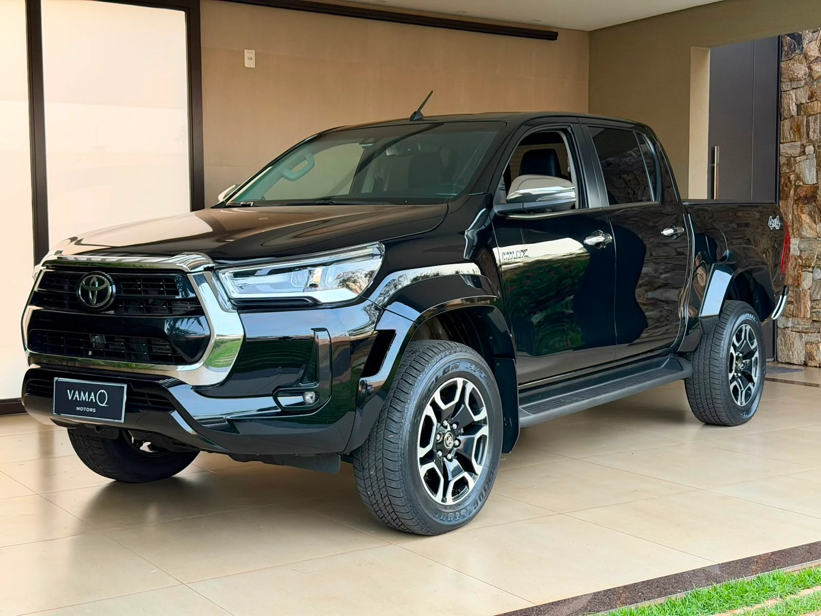 Toyota Hilux SRX Plus — foto 11