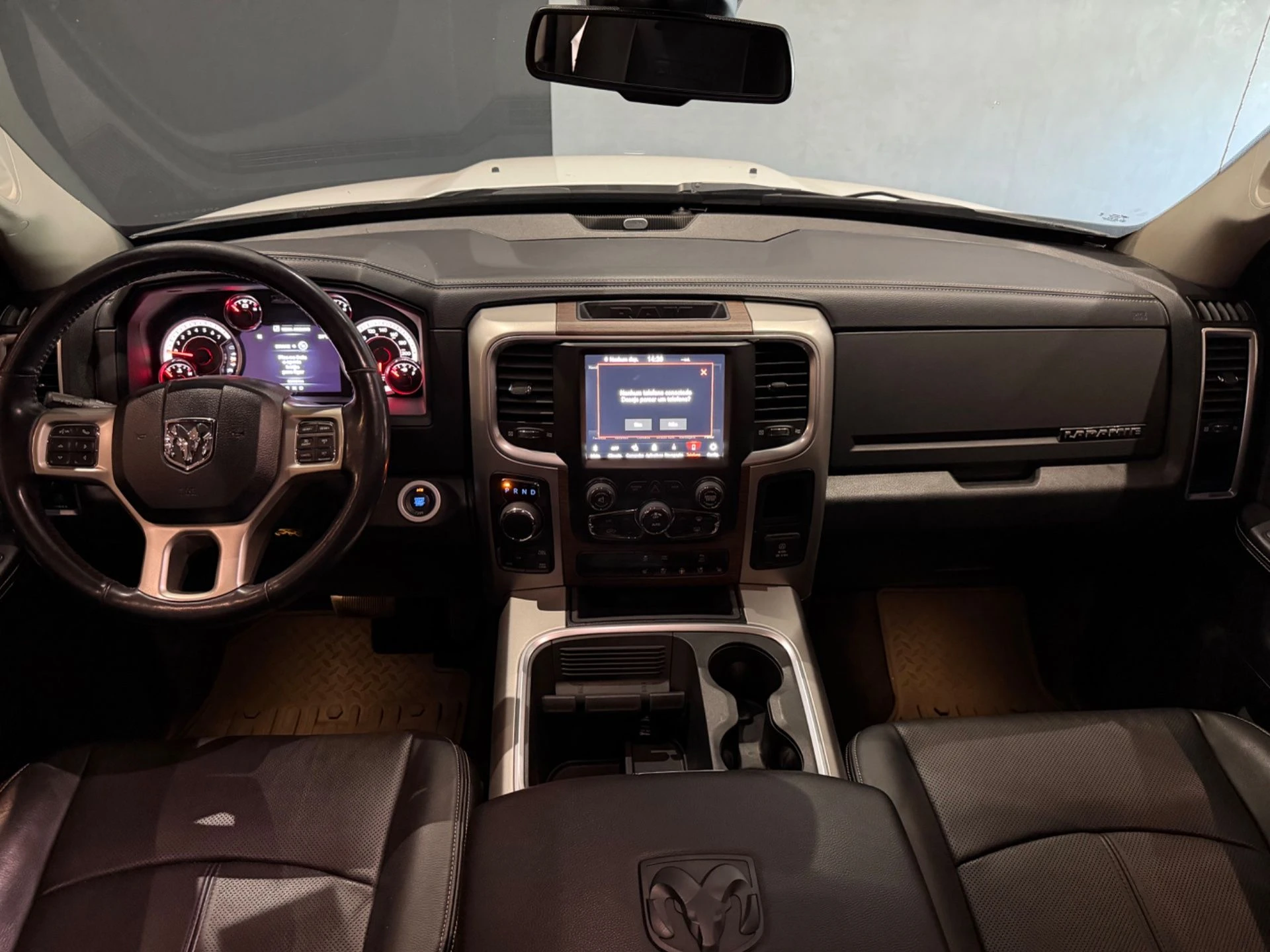 RAM CLASSIC 5.7 V8 LARAMIE — foto 13