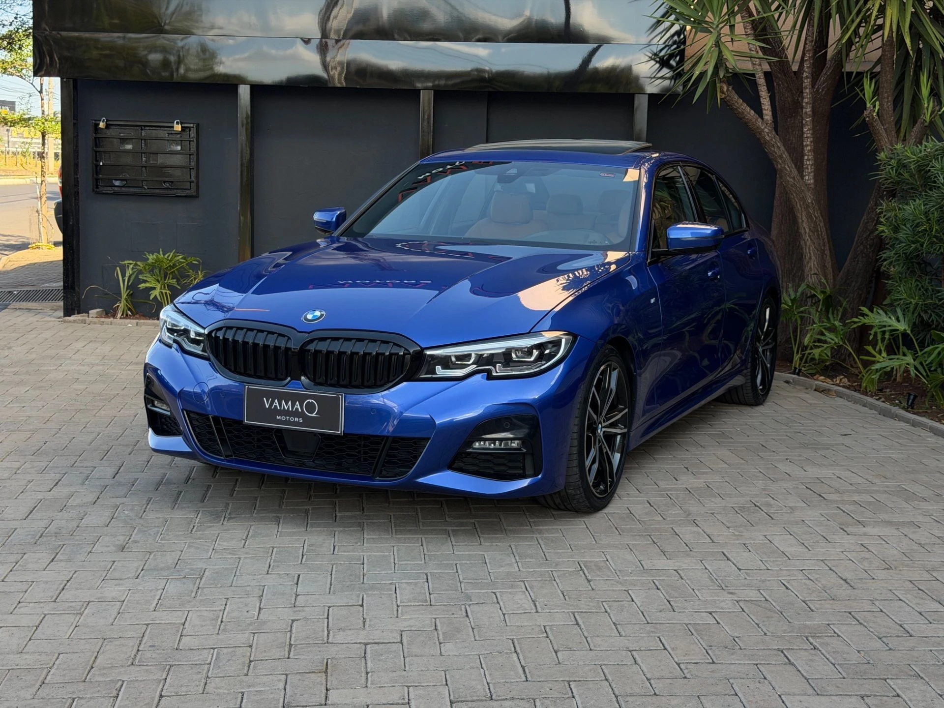 BMW 320i M SPORT — foto 2