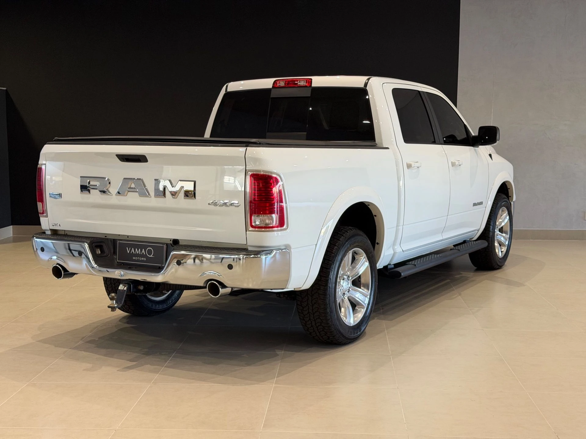 RAM CLASSIC 5.7 V8 LARAMIE — foto 5