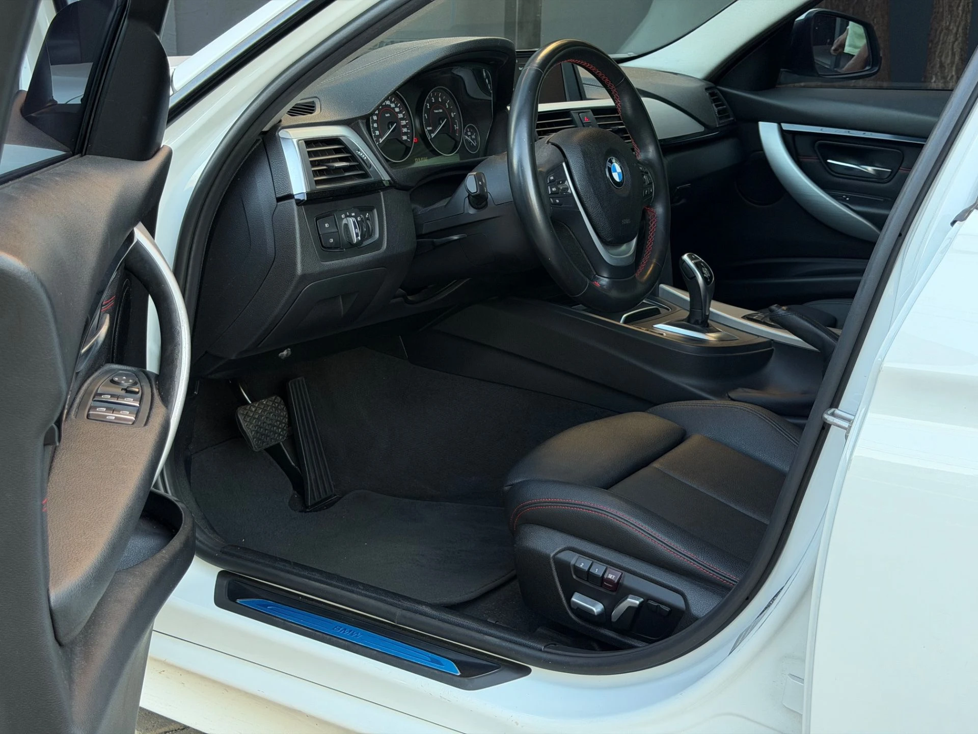 BMW 320i 2.0 SPORT 16V TURBO ACTIVE FLEX — foto 9