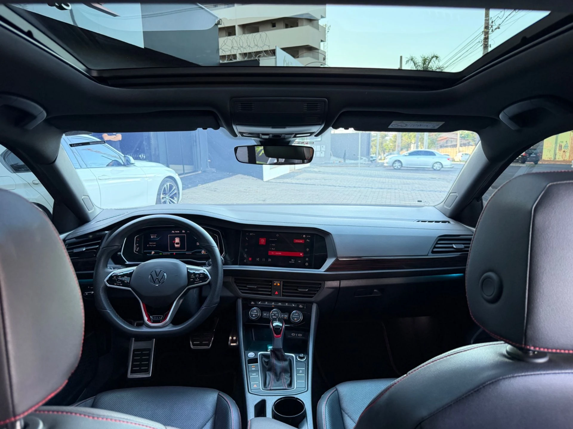 Volkswagen Jetta GLI — foto 13