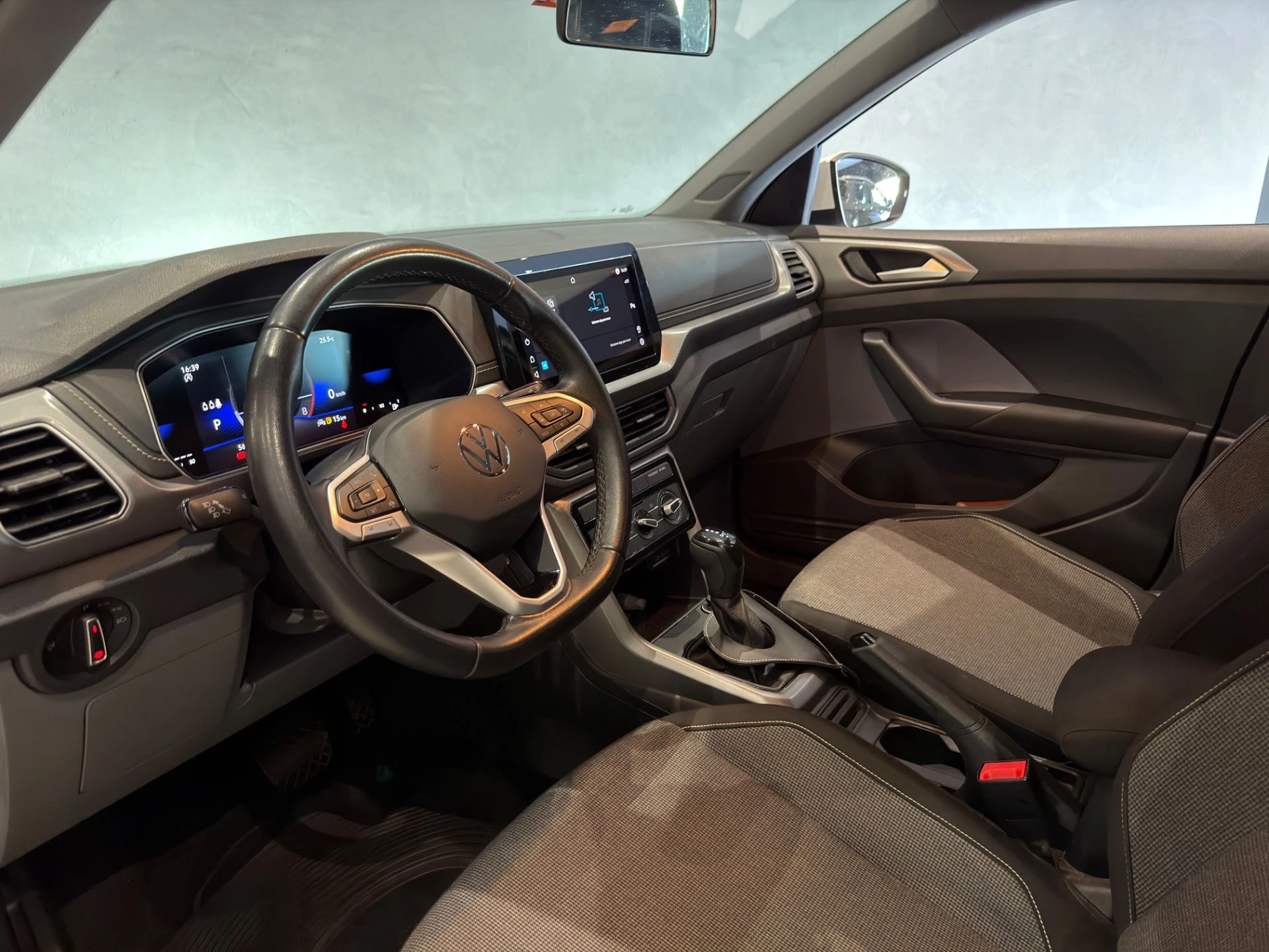 Volkswagen T-Cross — foto 8