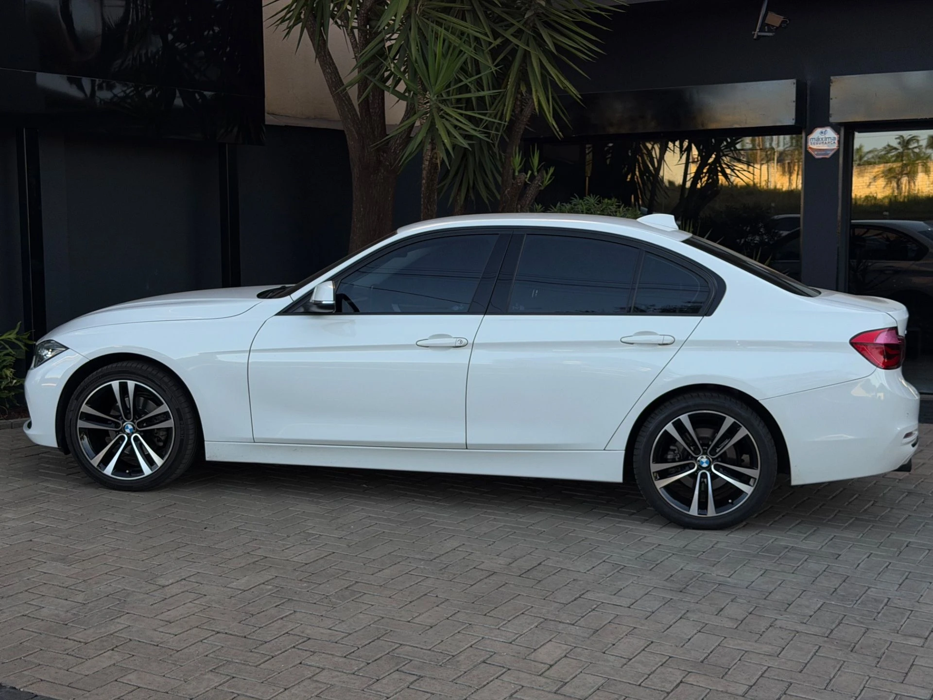 BMW 320i 2.0 SPORT 16V TURBO ACTIVE FLEX — foto 4