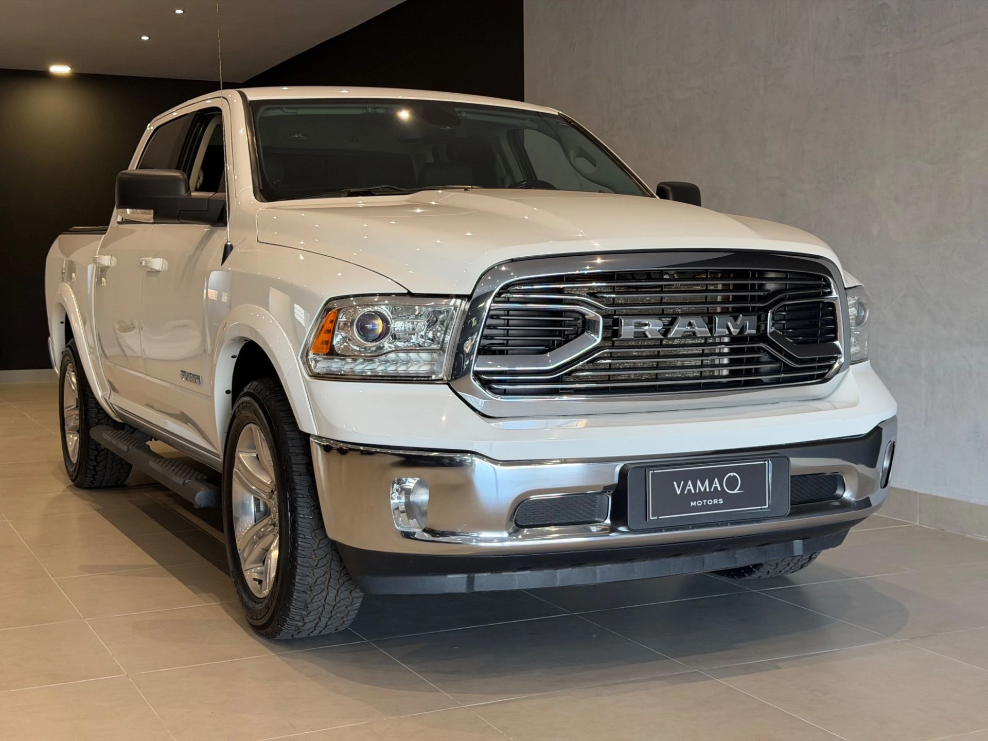 RAM CLASSIC 5.7 V8 LARAMIE — foto 6