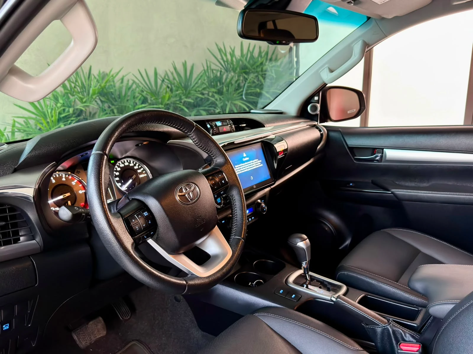 Toyota Hilux SRX Plus — foto 9