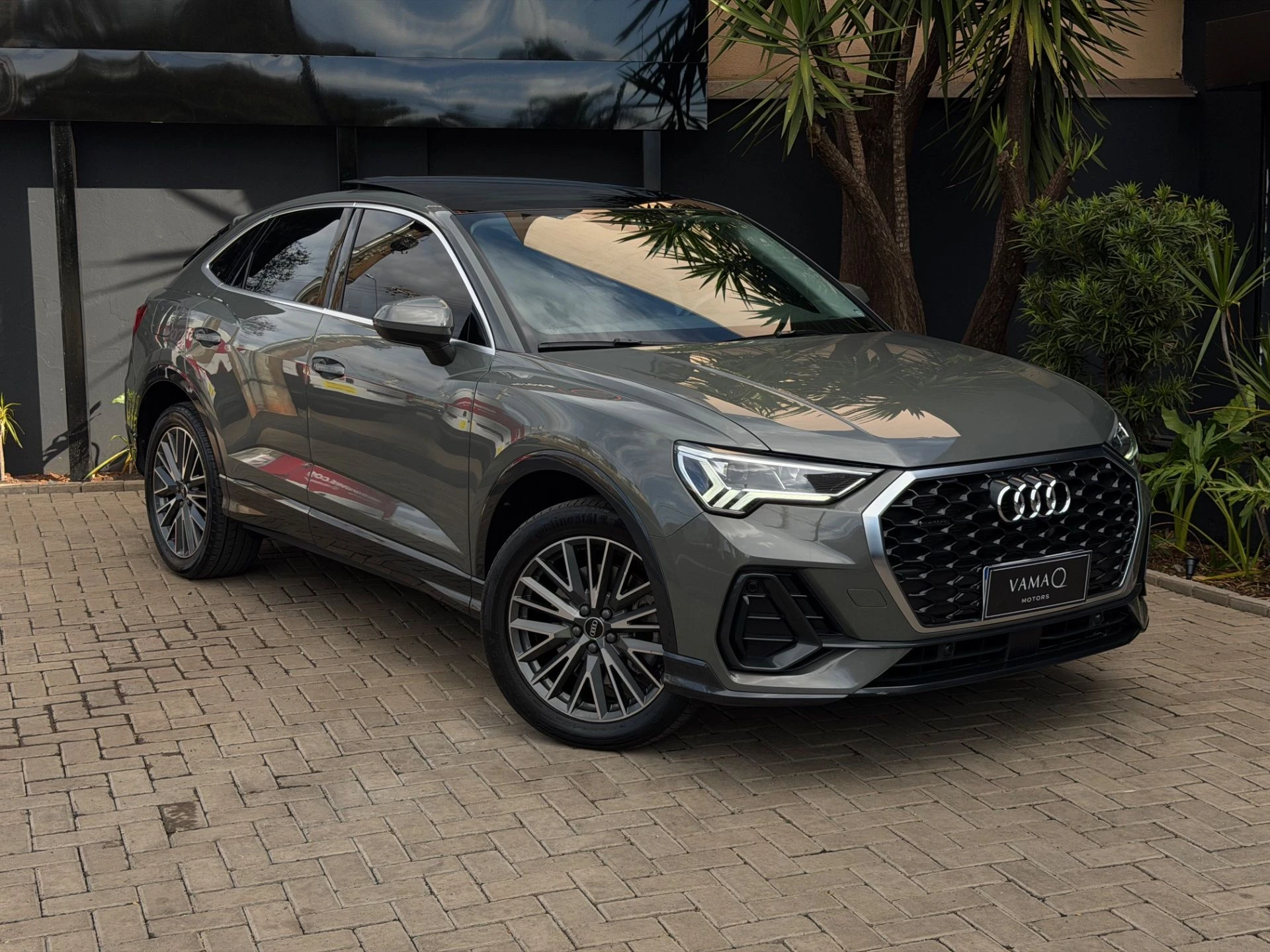 AUDI Q3  2024