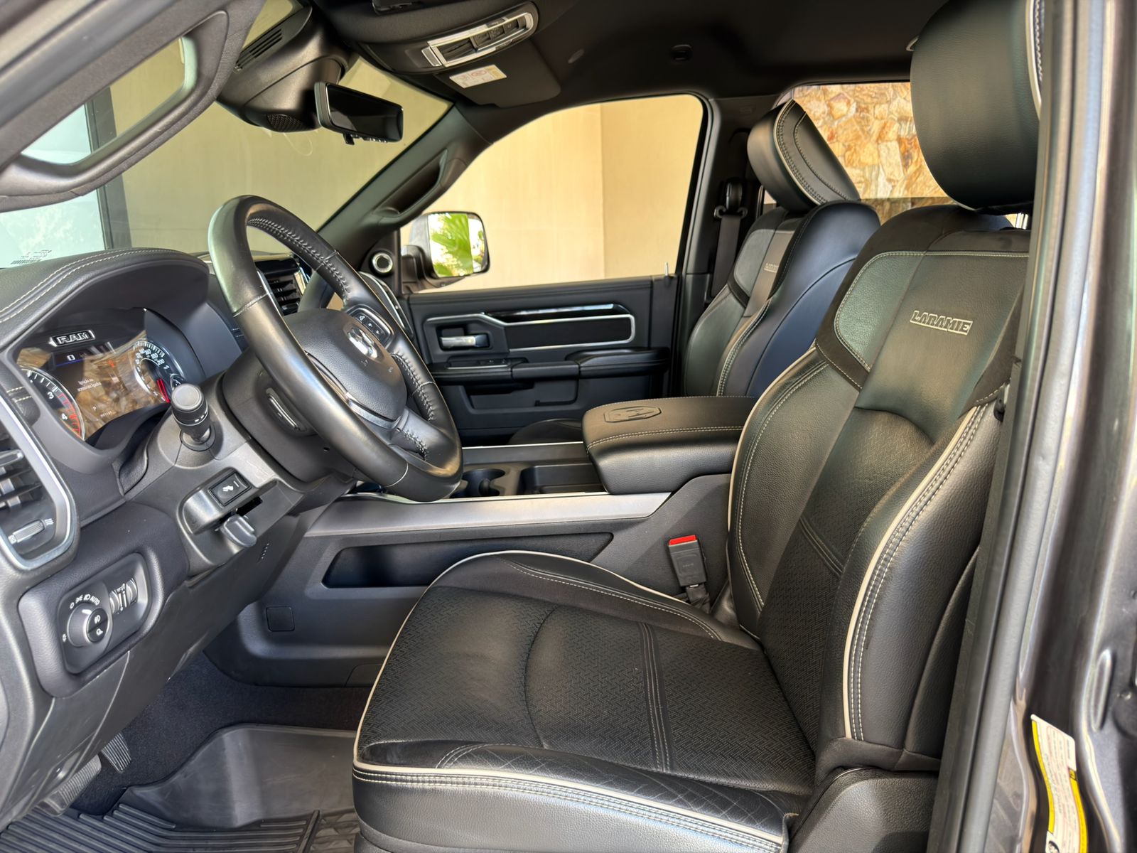Dodge Ram 2500 Rebel — foto 12